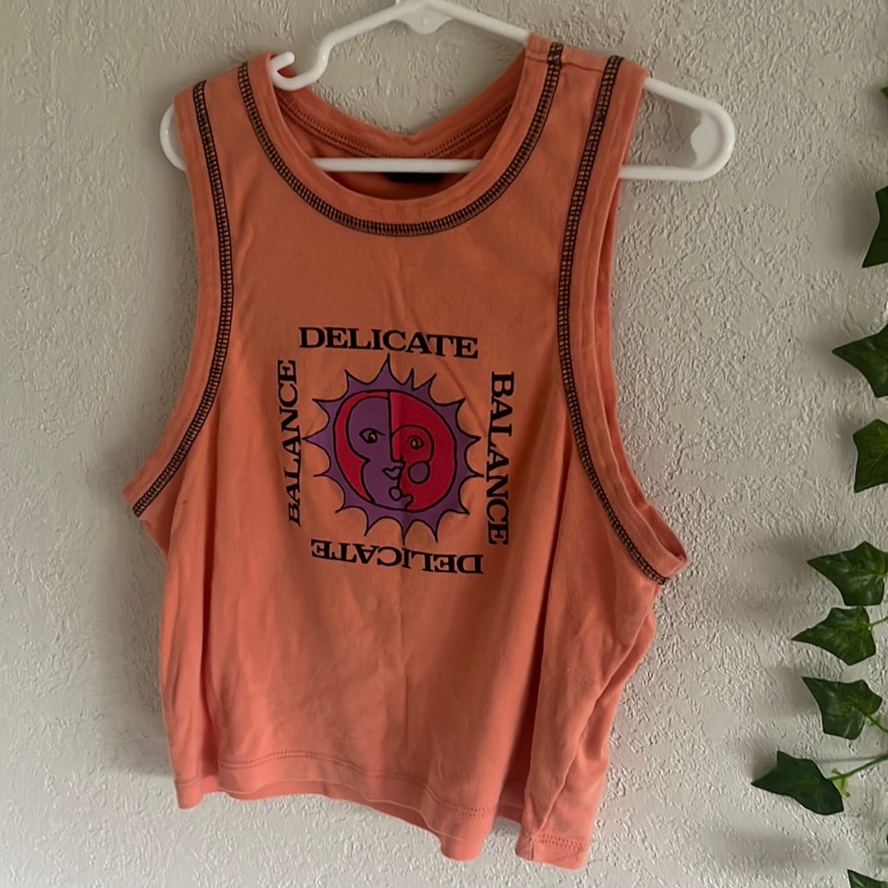 URBAN OUTFITTERS tank cropped shirt